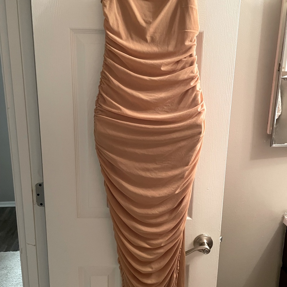 Elegant Form Fitting Tan Gown Side Split - image 1